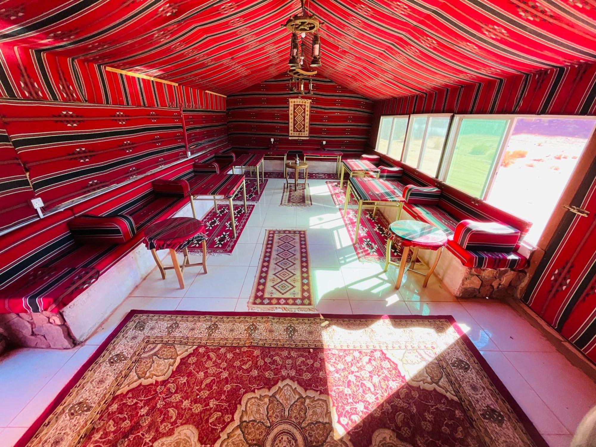 Desert Rock Camp Wadi Rum Exteriér fotografie